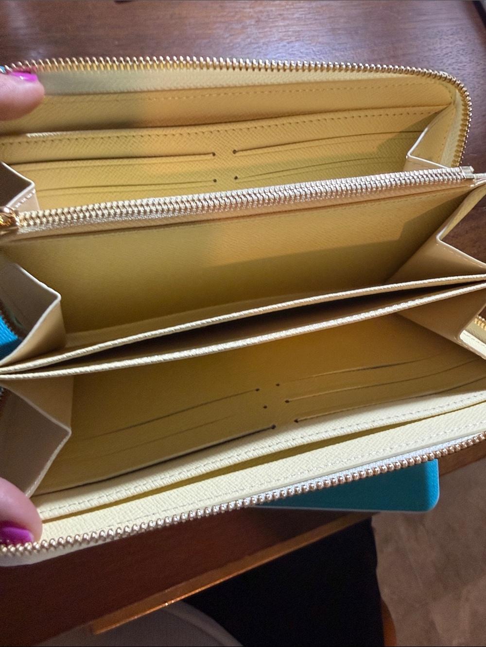 Zippy Wallet - Picture 6 of 6